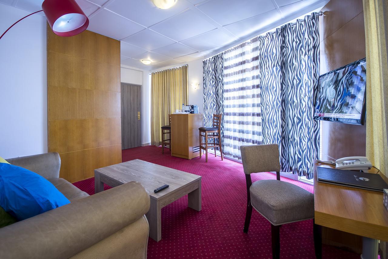 Léon Hôtel Kinshasa Extérieur photo