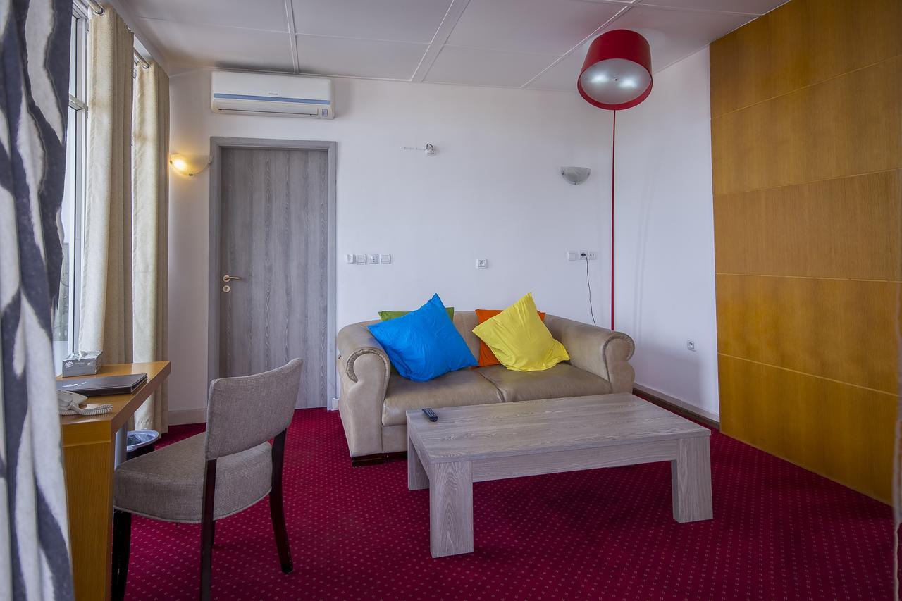 Léon Hôtel Kinshasa Extérieur photo