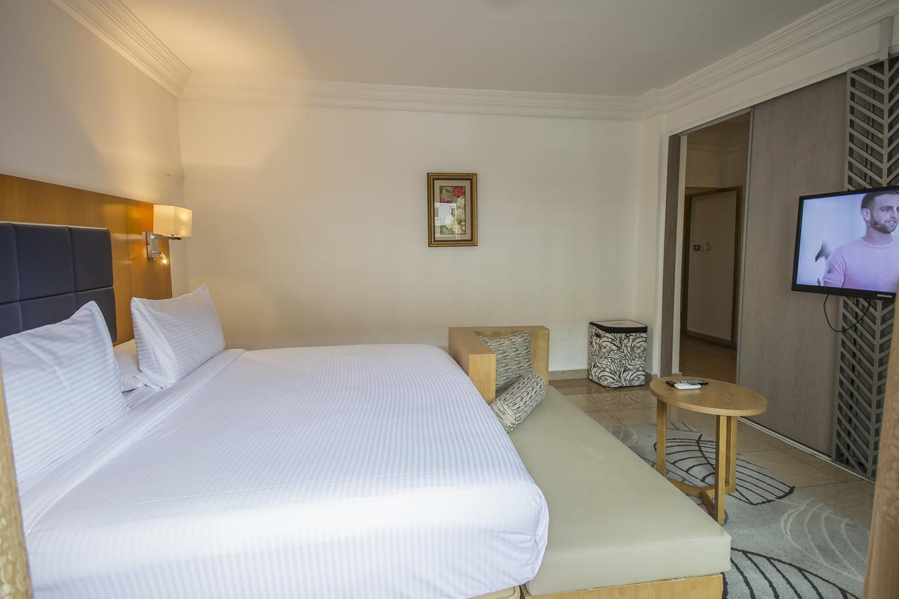 Léon Hôtel Kinshasa Extérieur photo